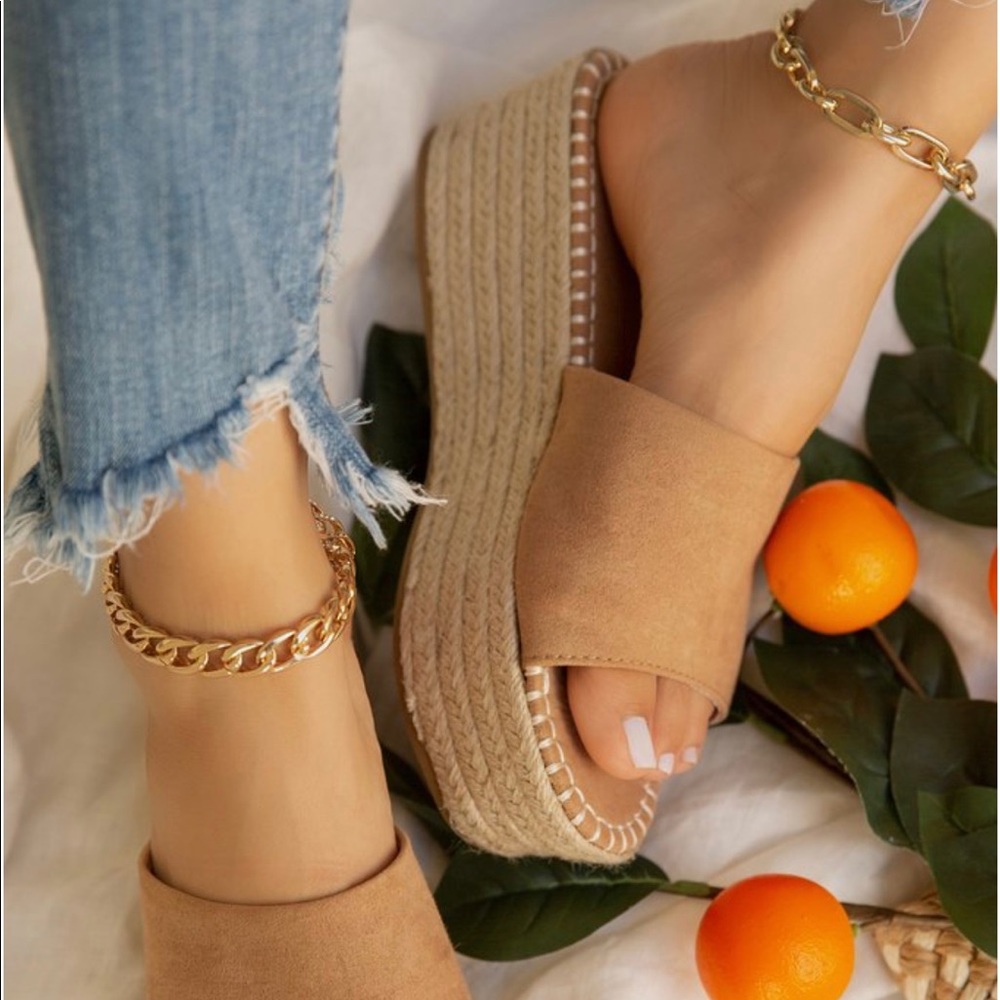 platform sandals! brand new never worn!!!